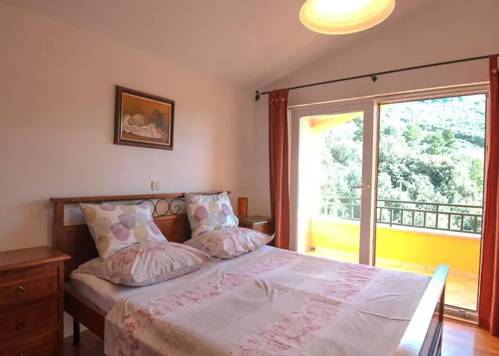Tara - By Guide Apartment Makarska