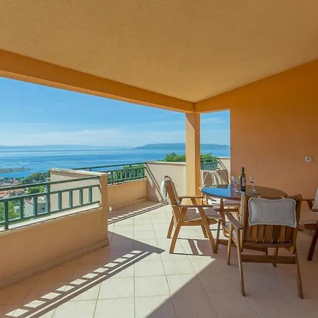 Apartment Tara - By Guide Makarska