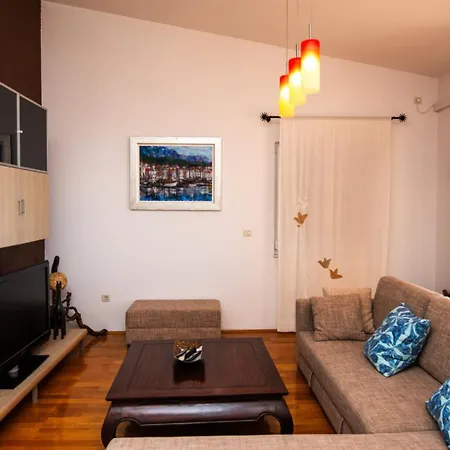 Tara - By Guide Apartment *