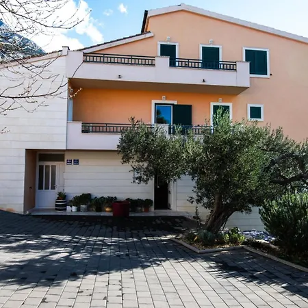 Tara - By Guide Apartment *